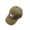 Kšiltovka se znakem různé barvy